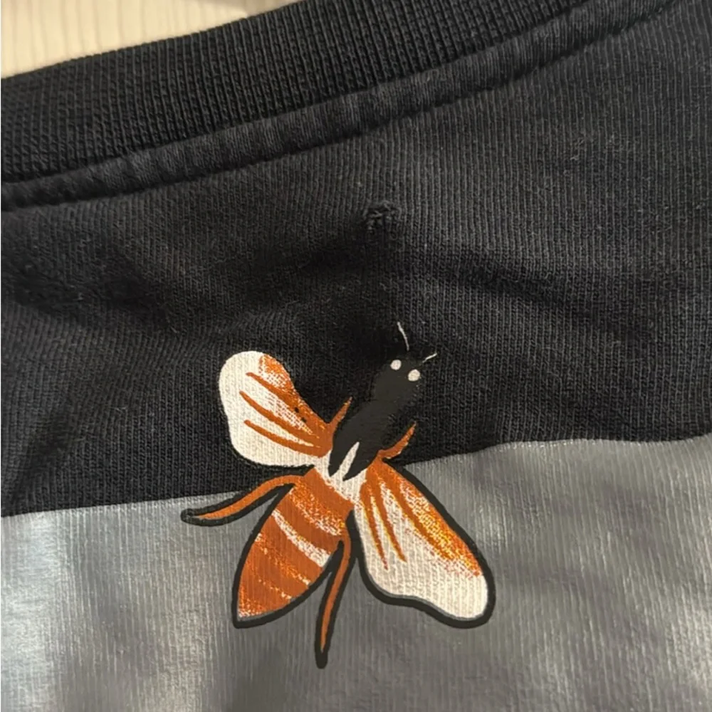 Off-White Black Garment with Striped Tag - Picture 4 of 5